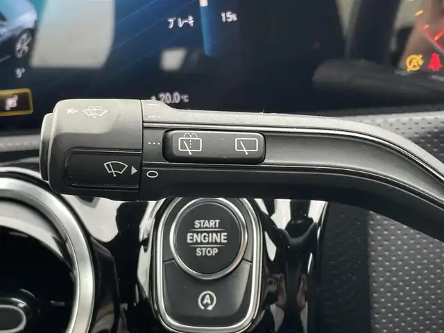 メルセデス・ベンツ Ａ２００ｄ AMGライン 東京都 2020(令2)年 3.4万km ポーラホワイト ワンオーナー/AMGライン/レーダーセーフパッケージ/ACC/BSA/LKA/ナビゲーションパッケージ/前席パワーシート/シートヒーター/メーカーナビ/フルセグTV/BT/USB/Wチャージ/パドルシフト/前後ドライブレコーダー/取扱説明書/保証書/スペアキー