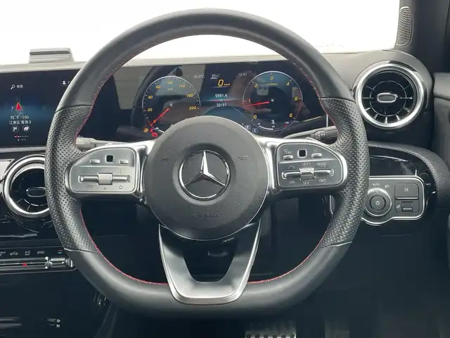 メルセデス・ベンツ Ａ２００ｄ AMGライン 東京都 2020(令2)年 3.4万km ポーラホワイト ワンオーナー/AMGライン/レーダーセーフパッケージ/ACC/BSA/LKA/ナビゲーションパッケージ/前席パワーシート/シートヒーター/メーカーナビ/フルセグTV/BT/USB/Wチャージ/パドルシフト/前後ドライブレコーダー/取扱説明書/保証書/スペアキー