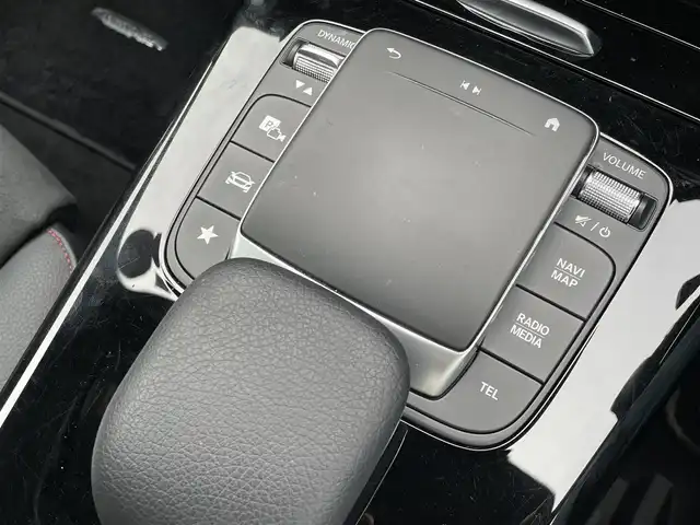 メルセデス・ベンツ Ａ２００ｄ AMGライン 東京都 2020(令2)年 3.4万km ポーラホワイト ワンオーナー/AMGライン/レーダーセーフパッケージ/ACC/BSA/LKA/ナビゲーションパッケージ/前席パワーシート/シートヒーター/メーカーナビ/フルセグTV/BT/USB/Wチャージ/パドルシフト/前後ドライブレコーダー/取扱説明書/保証書/スペアキー