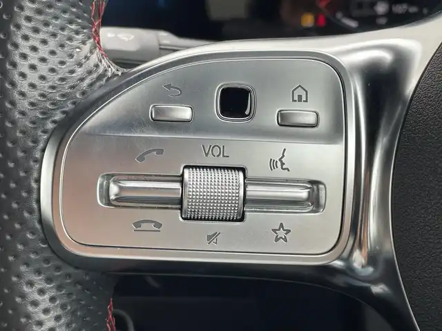 メルセデス・ベンツ Ａ２００ｄ AMGライン 東京都 2020(令2)年 3.4万km ポーラホワイト ワンオーナー/AMGライン/レーダーセーフパッケージ/ACC/BSA/LKA/ナビゲーションパッケージ/前席パワーシート/シートヒーター/メーカーナビ/フルセグTV/BT/USB/Wチャージ/パドルシフト/前後ドライブレコーダー/取扱説明書/保証書/スペアキー