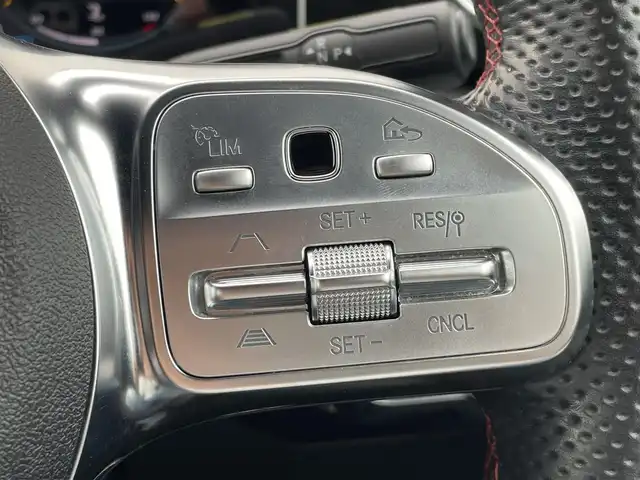 メルセデス・ベンツ Ａ２００ｄ AMGライン 東京都 2020(令2)年 3.4万km ポーラホワイト ワンオーナー/AMGライン/レーダーセーフパッケージ/ACC/BSA/LKA/ナビゲーションパッケージ/前席パワーシート/シートヒーター/メーカーナビ/フルセグTV/BT/USB/Wチャージ/パドルシフト/前後ドライブレコーダー/取扱説明書/保証書/スペアキー