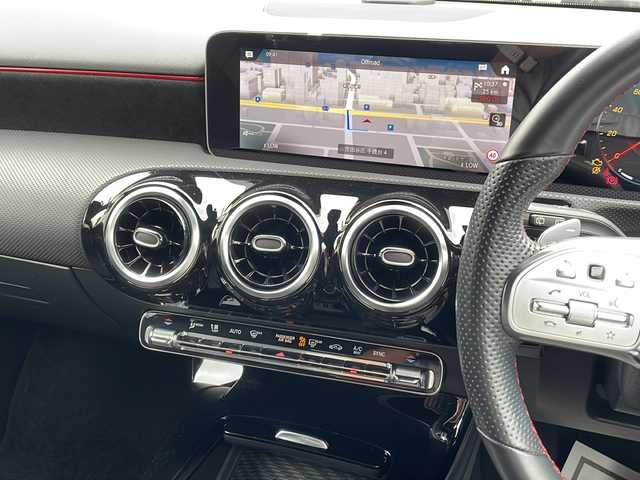 メルセデス・ベンツ Ａ２００ｄ AMGライン 東京都 2020(令2)年 3.4万km ポーラホワイト ワンオーナー/AMGライン/レーダーセーフパッケージ/ACC/BSA/LKA/ナビゲーションパッケージ/前席パワーシート/シートヒーター/メーカーナビ/フルセグTV/BT/USB/Wチャージ/パドルシフト/前後ドライブレコーダー/取扱説明書/保証書/スペアキー