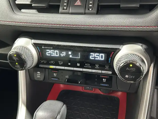 トヨタ ＲＡＶ４ アドベンチャー オフロードPKGⅡ 大阪府 2023(令5)年 2.1万km 緑 純正10incナビ(フルセグ/Bluetooth) バックカメラ ETC 社外グリル 黒革シート パワーシート/ヒーター/エアコン 衝突軽減 レーダーC クリアランスソナー BSM デジタルミラー