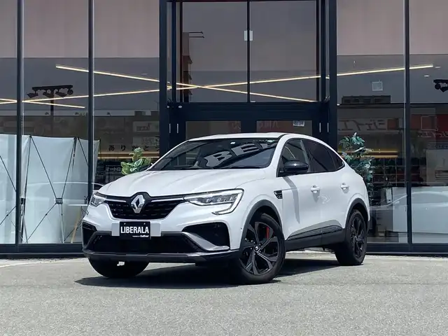 ルノー ルノー アルカナ RSライン E-テックハイブリッド 福岡県 2022(令4)年 2.6万km 白 ・アダプティブクルーズコントロール/・USB/Bluetooth/AUX/AppleCarPlay/・全方位カメラ/・社外前後ドライブレコーダー/・社外ETC/・純正18AW/・プッシュスタート/・パーキングアシスト/・スマートキー/・パワーシート/・オートライト/・LEDライト/・ハンドルヒーター
