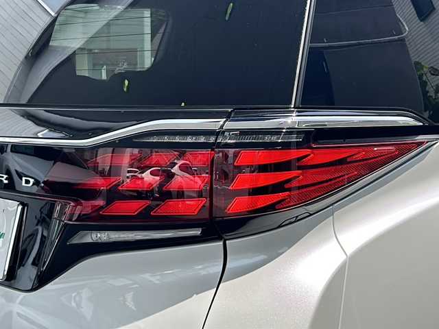 トヨタ アルファード Z 京都府 2023(令5)年 0.7万km プラチナホワイトパールマイカ 純正ディスプレイオーディオ/　ナビキッド付き/フルセグTV/HDMI/Bluetooth/全方位モニター/デジタルインナーミラー/左右独立ムーンルーフ/パーキングアシスト/電動リアゲート/両側電動スライドドア/ETC2.0/ワイヤレス充電/ステアリングヒーター/BSM/LEDオートライト/スペアタイヤ/シートヒーター /ベンチレーション/ワンオーナー