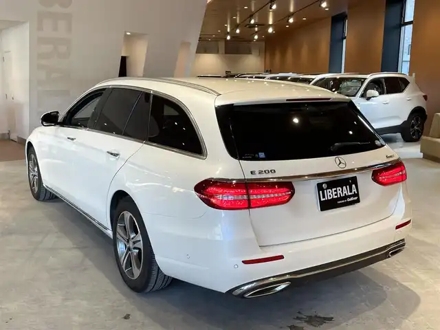 メルセデス・ベンツ Ｅ２００ 4マチック SW アバンギャルド 道央・札幌 2017(平29)年 4.8万km ダイヤモンドホワイト ダイヤモンドホワイト/レザーパッケージ/　・本革シート/　・後席シートヒーター/　・Burmesterサラウンド/　・エアバランスパッケージ/　・自動開閉トランクリッド/レーダーセーフティパッケージ/360°カメラ/純正HDDナビ/フルセグテレビ/SD/USB/BT/LEDヘッドライト/AppleCarPlay/AndroidAuto