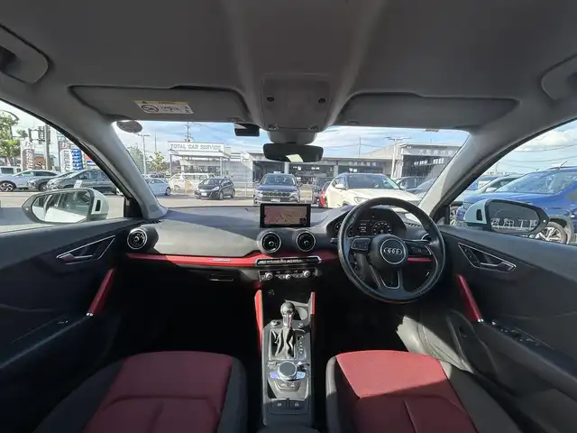 アウディ Ｑ２ ハッシュタグ アニバーサリーリミテッド 滋賀県 2018(平30)年 6.1万km グレイシアホワイトメタリック 400台限定車/バーチャルコックピット/Audiサイドアシスト/Audiプレセンス/Audiアクティブレーンアシスト/純正ナビ/（CD/DVD/DTV/BT）/バックカメラ/ETC2.0/前席シートヒーター /純正LEDヘッドライト/純正17インチAW/保証書/取説