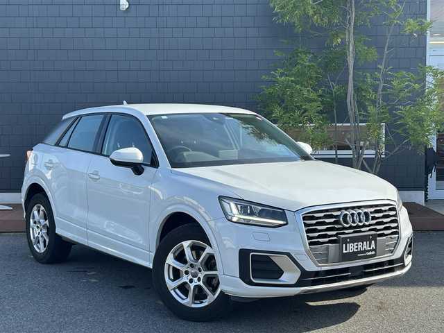 アウディ Ｑ２ ハッシュタグ アニバーサリーリミテッド 滋賀県 2018(平30)年 6.1万km グレイシアホワイトメタリック 400台限定車/バーチャルコックピット/Audiサイドアシスト/Audiプレセンス/Audiアクティブレーンアシスト/純正ナビ/（CD/DVD/DTV/BT）/バックカメラ/ETC2.0/前席シートヒーター /純正LEDヘッドライト/純正17インチAW/保証書/取説