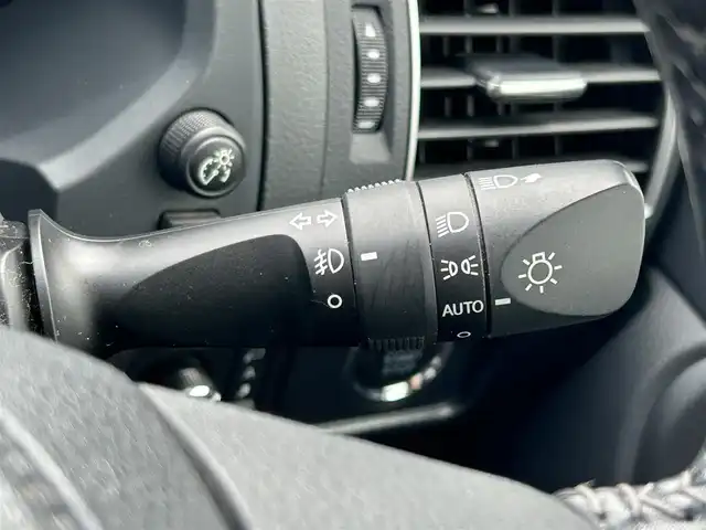 トヨタ ランドクルーザー プラド TX Lパッケージ 熊本県 2018(平30)年 7.3万km ホワイトパールクリスタルシャイン ワンオーナー/純正ナビ/・AM/FM/CD/DVD/SD/USB/HDMI/BT/・フルセグTV/バックカメラ/トヨタセーフティセンス/・レーンディパーチャーアラート/・プリクラッシュセーフティ/・オートマチックハイビーム/・クリアランスソナー/レーダークルーズコントロール/前後コーナーセンサー/革巻きステアリング/・ステアリングリモコン/レザーシート/・D/N席シートヒーター/・D/N席エアシート/・D/Nパワーシート/ビルトインETC2.0/電動格納ミラー/・ウィンカーミラー/・オートダウンミラー/オートライト/・LEDライト/・フォグランプ/・ヘッドランプウォッシャー/ルーフレール/純正エアロ/・リアスポイラー/電動格納サードシート/トランスファー切り替えスイッチ/セカンドスタートモード/スポーツモード/純正アルミホイール/純正フロアマット/スマートキー/・スペアキー