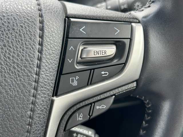 トヨタ ランドクルーザー プラド TX Lパッケージ 熊本県 2018(平30)年 7.3万km ホワイトパールクリスタルシャイン ワンオーナー/純正ナビ/・AM/FM/CD/DVD/SD/USB/HDMI/BT/・フルセグTV/バックカメラ/トヨタセーフティセンス/・レーンディパーチャーアラート/・プリクラッシュセーフティ/・オートマチックハイビーム/・クリアランスソナー/レーダークルーズコントロール/前後コーナーセンサー/革巻きステアリング/・ステアリングリモコン/レザーシート/・D/N席シートヒーター/・D/N席エアシート/・D/Nパワーシート/ビルトインETC2.0/電動格納ミラー/・ウィンカーミラー/・オートダウンミラー/オートライト/・LEDライト/・フォグランプ/・ヘッドランプウォッシャー/ルーフレール/純正エアロ/・リアスポイラー/電動格納サードシート/トランスファー切り替えスイッチ/セカンドスタートモード/スポーツモード/純正アルミホイール/純正フロアマット/スマートキー/・スペアキー