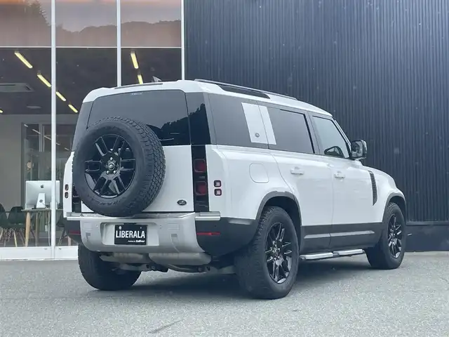 ランドローバー ランドローバー ディフェンダー 110X 福岡県 2021(令3)年 5.2万km フジホワイト パノラマサンルーフ/アダプティブクルーズコントロール/レーンキープアシスト/ブラインドスポットモニター/黒革シート/全席シートヒーター/純正サイドステップ/純正ナビ　/Applecarplay/androidauto/全方位カメラ/Bluetooth/LEDヘッドライト/エアーサスペンション/純正19インチアルミホイール/ETC2.0/取扱説明書/保証書/スペアキー×1