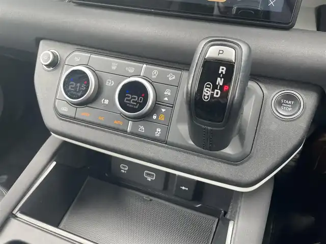 ランドローバー ランドローバー ディフェンダー 110X 福岡県 2021(令3)年 5.2万km フジホワイト パノラマサンルーフ/アダプティブクルーズコントロール/レーンキープアシスト/ブラインドスポットモニター/黒革シート/全席シートヒーター/純正サイドステップ/純正ナビ　/Applecarplay/androidauto/全方位カメラ/Bluetooth/LEDヘッドライト/エアーサスペンション/純正19インチアルミホイール/ETC2.0/取扱説明書/保証書/スペアキー×1