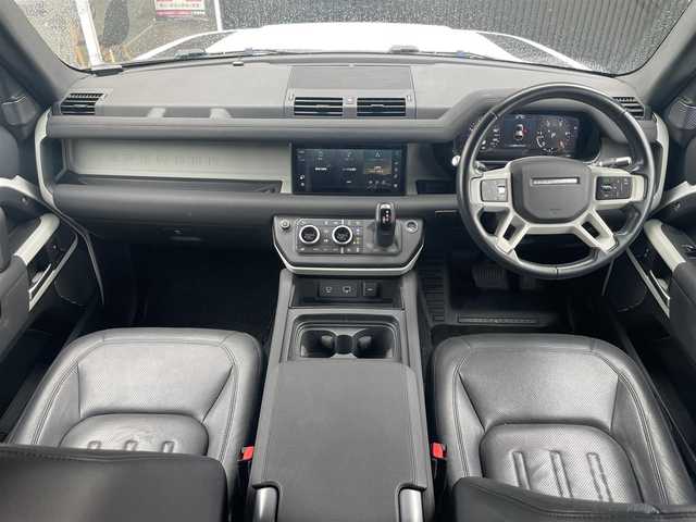 ランドローバー ランドローバー ディフェンダー 110X 福岡県 2021(令3)年 5.2万km フジホワイト パノラマサンルーフ/アダプティブクルーズコントロール/レーンキープアシスト/ブラインドスポットモニター/黒革シート/全席シートヒーター/純正サイドステップ/純正ナビ　/Applecarplay/androidauto/全方位カメラ/Bluetooth/LEDヘッドライト/エアーサスペンション/純正19インチアルミホイール/ETC2.0/取扱説明書/保証書/スペアキー×1