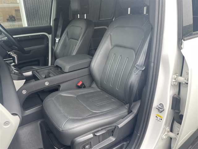 ランドローバー ランドローバー ディフェンダー 110X 福岡県 2021(令3)年 5.2万km フジホワイト パノラマサンルーフ/アダプティブクルーズコントロール/レーンキープアシスト/ブラインドスポットモニター/黒革シート/全席シートヒーター/純正サイドステップ/純正ナビ　/Applecarplay/androidauto/全方位カメラ/Bluetooth/LEDヘッドライト/エアーサスペンション/純正19インチアルミホイール/ETC2.0/取扱説明書/保証書/スペアキー×1