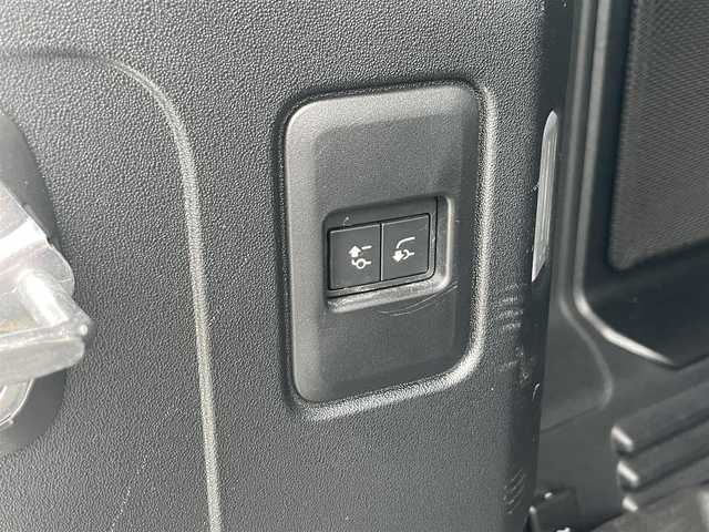 ランドローバー ランドローバー ディフェンダー 110X 福岡県 2021(令3)年 5.2万km フジホワイト パノラマサンルーフ/アダプティブクルーズコントロール/レーンキープアシスト/ブラインドスポットモニター/黒革シート/全席シートヒーター/純正サイドステップ/純正ナビ　/Applecarplay/androidauto/全方位カメラ/Bluetooth/LEDヘッドライト/エアーサスペンション/純正19インチアルミホイール/ETC2.0/取扱説明書/保証書/スペアキー×1