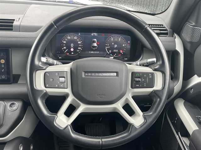 ランドローバー ランドローバー ディフェンダー 110X 福岡県 2021(令3)年 5.2万km フジホワイト パノラマサンルーフ/アダプティブクルーズコントロール/レーンキープアシスト/ブラインドスポットモニター/黒革シート/全席シートヒーター/純正サイドステップ/純正ナビ　/Applecarplay/androidauto/全方位カメラ/Bluetooth/LEDヘッドライト/エアーサスペンション/純正19インチアルミホイール/ETC2.0/取扱説明書/保証書/スペアキー×1