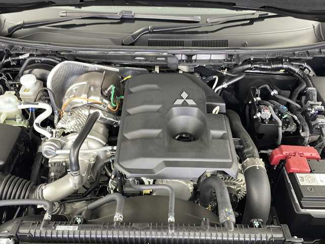 三菱 トライトン GSR 岐阜県 2024(令6)年 0.8万km ダイヤモンドブラックマイカ 純正ナビ/Bluetooth/フルセグTV/AppleCarPlay/USB/全方位カメラ/パーキングセンサー前後/踏み間違い衝突防止アシスト/車線逸脱防止/レーダークルーズコントロール/ブラインドスポットモニター/道路標識表示/ダウンヒルアシストコントロール/４WD/ルーフレール/スマートキー/プッシュスタート/スペアキー/パワーシート（運転席）/レザーシート/シートヒーター/ステアリングヒーター/革ステアリング/ステアリングスイッチ/純正アルミホイール/LEDヘッドライト/フォグランプ/サイドエアバッグ/ETC