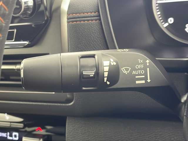 三菱 トライトン GSR 岐阜県 2024(令6)年 0.8万km ダイヤモンドブラックマイカ 純正ナビ/Bluetooth/フルセグTV/AppleCarPlay/USB/全方位カメラ/パーキングセンサー前後/踏み間違い衝突防止アシスト/車線逸脱防止/レーダークルーズコントロール/ブラインドスポットモニター/道路標識表示/ダウンヒルアシストコントロール/４WD/ルーフレール/スマートキー/プッシュスタート/スペアキー/パワーシート（運転席）/レザーシート/シートヒーター/ステアリングヒーター/革ステアリング/ステアリングスイッチ/純正アルミホイール/LEDヘッドライト/フォグランプ/サイドエアバッグ/ETC