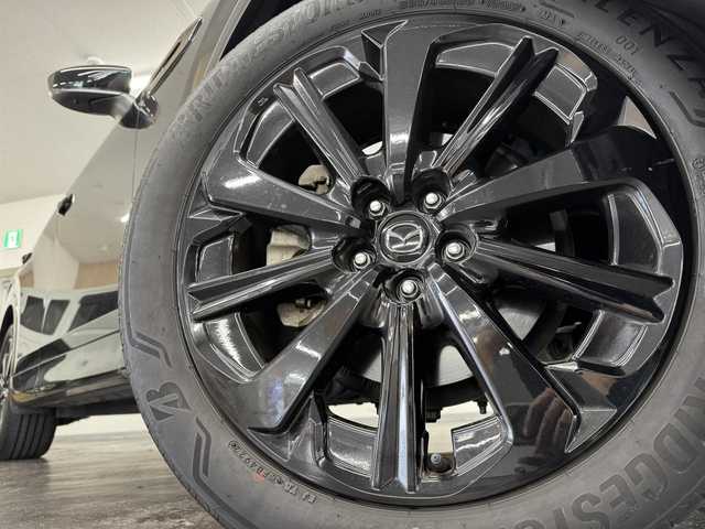 マツダ ＣＸ－６０ XD HV プレミアムスポーツ 三重県 2023(令5)年 2.6万km ジェットブラックマイカ 3.3L ディーゼルターボ・マイルドハイブリッド/フルタイム4WD/MTモード付フロア8AT/純正12.3型ナビ/（AM/FM/USB/HDMI/CarPlay/AndroidAuto/Bluetooth/フルセグTV）/360°ビュー・モニター/ドライブレコーダー前後/ETC/BOSEサウンドシステム/i-ACTIVSENSE/・スマートブレーキサポート［SBS］/・レーダークルーズコントロール［MRCC］/・クルージング&トラフィックサポート［CTS］/・ドライバー異常時対応システム［DEA］/・ドライバーモニタリング/・レーンキープアシストシステム［LAS］/・ブラインドスポットモニタリング［BSM］/・後側方接近車両検知［RCTA］/・パーキングセンサー（前後）/・ヒルディセントコントロール/など/装備/・パノラマサンルーフ/・ナッパレザーシート（茶本革）/・シートヒーター（D/N/2nd左右）/・シートベンチレーション（D/N）/・パワーシート（D/N）/・ステアリングヒーター/・ハンズフリーパワーリフトゲート/・HUD/・LEDヘッドライト/・左右独立オートエアコン/・電動テレスコピックステアリング/・電子パーキングブレーキ/・ワイヤレス充電器/・アドバンストキーx2/ほか多数