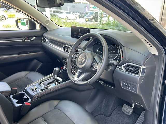 マツダ ＣＸ－５ XD ブラックトーンエディション 静岡県 2021(令3)年 2.8万km ディープクリスタルブルーマイカ シティーブレーキサポート/・アクティブクルーズコントロール/・レーンキープアシスト/・ブラインドスポットモニター/・車間認知支援システム/・コーナーセンサー/純正メーカーナビ/・フルセグTV/・Bluetooth/ラジオ/USB/スマホ連携/主要装備/・全方位カメラ/・ハーフレザーシート/・ヘッドアップディスプレイ/・パワーバックドア/・オートホールド/・パドルシフト/・ステアリングリモコン/・オートライト/・LEDヘッドライト/・ハンドルヒーター/・シートヒーター/・アイドリングストップ/・プッシュスタート/・スマートキー