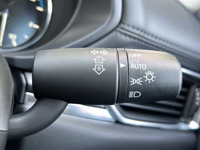 マツダ ＣＸ－５ XD ブラックトーンエディション 静岡県 2021(令3)年 2.8万km ディープクリスタルブルーマイカ シティーブレーキサポート/・アクティブクルーズコントロール/・レーンキープアシスト/・ブラインドスポットモニター/・車間認知支援システム/・コーナーセンサー/純正メーカーナビ/・フルセグTV/・Bluetooth/ラジオ/USB/スマホ連携/主要装備/・全方位カメラ/・ハーフレザーシート/・ヘッドアップディスプレイ/・パワーバックドア/・オートホールド/・パドルシフト/・ステアリングリモコン/・オートライト/・LEDヘッドライト/・ハンドルヒーター/・シートヒーター/・アイドリングストップ/・プッシュスタート/・スマートキー