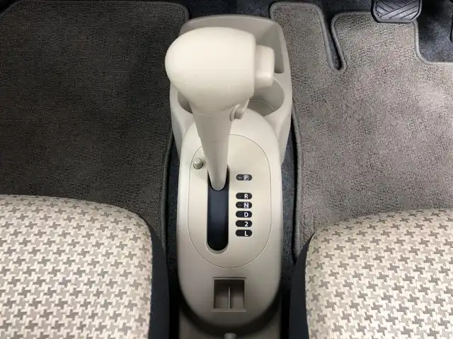 スズキ アルト F 愛知県 2014(平26)年 1.2万km シルキーシルバーメタリック オーディオ　/ＣＤ　/ＡＭ　/ＦＭ　/リモコンキー　/ハロゲン　/ダブルエアバック　/フロアマット　/パワーウインドウ　/取説　/保証書　/記録簿　