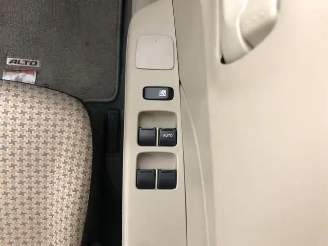 スズキ アルト F 愛知県 2014(平26)年 1.2万km シルキーシルバーメタリック オーディオ　/ＣＤ　/ＡＭ　/ＦＭ　/リモコンキー　/ハロゲン　/ダブルエアバック　/フロアマット　/パワーウインドウ　/取説　/保証書　/記録簿　