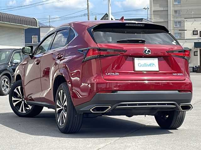 レクサス ＮＸ 300 Fスポーツ 道北・旭川 2017(平29)年 5.4万km レッドマイカクリスタルシャイン ・4WD/・禁煙車/・3眼LEDヘッドライト/・革シート/・純正メモリナビ/ CD/DVD/BD/SD/MSV/USB/AUX/BT/フルセグ/・パノラミックビューモニター/・セーフティシステムプラス/・PCS/・LDA/・BSM/・ACC/・PKSB/・クリアランスソナー /・シートヒーター /・エアシート /・パワーシート/・メモリシート/・ステアリングヒーター/・パドルシフト/・オートハイビーム/・オートライト/・フォグライト/・電動リアゲート/・オートリトラミラー /・電動セカンドシート/・純正フロアマット/・ドアバイザー