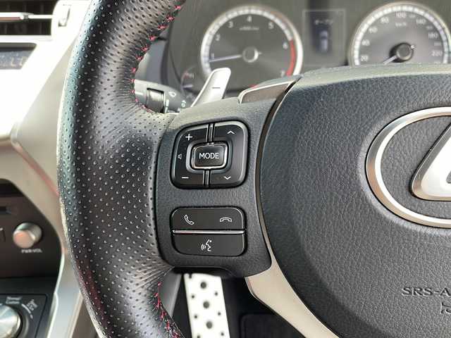 レクサス ＮＸ 300 Fスポーツ 道北・旭川 2017(平29)年 5.4万km レッドマイカクリスタルシャイン ・4WD/・禁煙車/・3眼LEDヘッドライト/・革シート/・純正メモリナビ/ CD/DVD/BD/SD/MSV/USB/AUX/BT/フルセグ/・パノラミックビューモニター/・セーフティシステムプラス/・PCS/・LDA/・BSM/・ACC/・PKSB/・クリアランスソナー /・シートヒーター /・エアシート /・パワーシート/・メモリシート/・ステアリングヒーター/・パドルシフト/・オートハイビーム/・オートライト/・フォグライト/・電動リアゲート/・オートリトラミラー /・電動セカンドシート/・純正フロアマット/・ドアバイザー