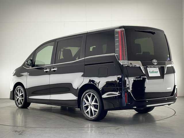 トヨタ エスクァイア Gi プレミアムパッケージ ブラックテーラード 宮崎県 2020(令2)年 3.4万km ブラック Toyota Safety Sense/〇プリクラシュセーフティ/〇レーンディパーチャーアラート/〇パーキングブレーキ/〇クリアランスソナー/〇オートマチックハイビーム/〇先行車発進告知/純正９インチSDナビ/フルセグTV/CD/DVD/Bluetooth/バックカメラ/純正12.1型後席ディスプレイ（V12T-R68C)/両側パワースライドドア/ハーフレザーシート/シートヒーター/クルーズコントロール/ステアリングヒーター/LEDヘッドライト/ビルトインETC2.0/モデリスタ１７インチAW/アイドリングストップ/保証書/取扱説明書/ナビ取扱説明書