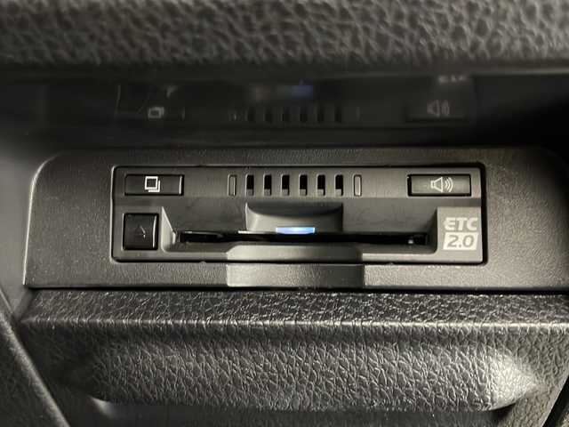 トヨタ エスクァイア Gi プレミアムパッケージ ブラックテーラード 宮崎県 2020(令2)年 3.4万km ブラック Toyota Safety Sense/〇プリクラシュセーフティ/〇レーンディパーチャーアラート/〇パーキングブレーキ/〇クリアランスソナー/〇オートマチックハイビーム/〇先行車発進告知/純正９インチSDナビ/フルセグTV/CD/DVD/Bluetooth/バックカメラ/純正12.1型後席ディスプレイ（V12T-R68C)/両側パワースライドドア/ハーフレザーシート/シートヒーター/クルーズコントロール/ステアリングヒーター/LEDヘッドライト/ビルトインETC2.0/モデリスタ１７インチAW/アイドリングストップ/保証書/取扱説明書/ナビ取扱説明書