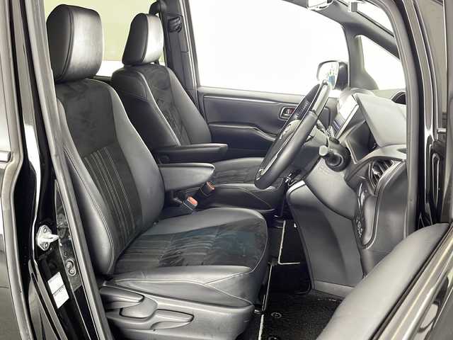 トヨタ エスクァイア Gi プレミアムパッケージ ブラックテーラード 宮崎県 2020(令2)年 3.4万km ブラック Toyota Safety Sense/〇プリクラシュセーフティ/〇レーンディパーチャーアラート/〇パーキングブレーキ/〇クリアランスソナー/〇オートマチックハイビーム/〇先行車発進告知/純正９インチSDナビ/フルセグTV/CD/DVD/Bluetooth/バックカメラ/純正12.1型後席ディスプレイ（V12T-R68C)/両側パワースライドドア/ハーフレザーシート/シートヒーター/クルーズコントロール/ステアリングヒーター/LEDヘッドライト/ビルトインETC2.0/モデリスタ１７インチAW/アイドリングストップ/保証書/取扱説明書/ナビ取扱説明書