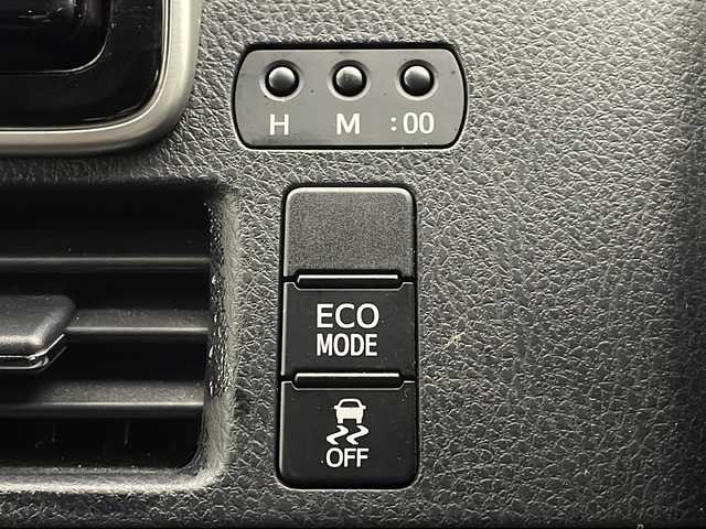 トヨタ エスクァイア Gi プレミアムパッケージ ブラックテーラード 宮崎県 2020(令2)年 3.4万km ブラック Toyota Safety Sense/〇プリクラシュセーフティ/〇レーンディパーチャーアラート/〇パーキングブレーキ/〇クリアランスソナー/〇オートマチックハイビーム/〇先行車発進告知/純正９インチSDナビ/フルセグTV/CD/DVD/Bluetooth/バックカメラ/純正12.1型後席ディスプレイ（V12T-R68C)/両側パワースライドドア/ハーフレザーシート/シートヒーター/クルーズコントロール/ステアリングヒーター/LEDヘッドライト/ビルトインETC2.0/モデリスタ１７インチAW/アイドリングストップ/保証書/取扱説明書/ナビ取扱説明書