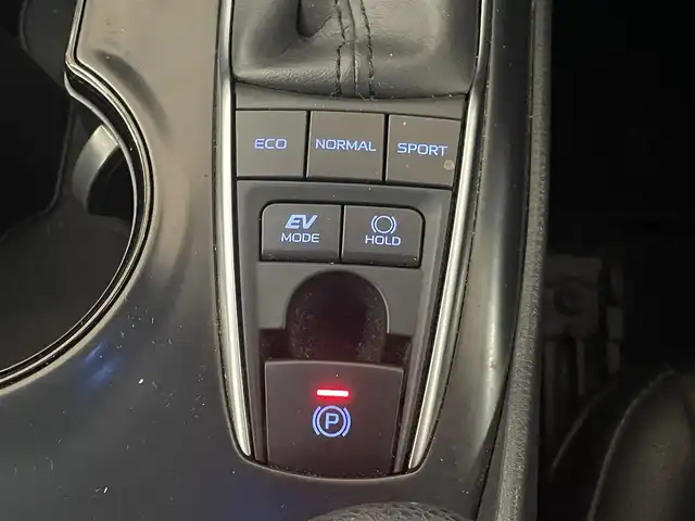 トヨタ カムリ WS 愛知県 2018(平30)年 14.5万km アティチュードブラックマイカ/ダークブルーマイカメタリック 2トーン ワンオーナー /プリクラッシュ/純正SDナビ/AM/FM/CD/DVD/TV/SD/BT/コーナーセンサー /パーキングアシスト/ビルトインETC/レーンキープ/ハーフレザー/パワーシート/パドルシフト/ステアリングスイッチ/バックカメラ/オートハイビーム/スマートキー /スペアキー/純正アルミ