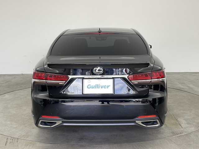 レクサス ＬＳ 500 バージョンL 兵庫県 2018(平30)年 7.2万km ブラック ・LEXUS　Safety　System/・プリクラッシュセーフティ/・フロントクロストラフィックアラート/・レーダークルーズコントロール（全車速追従機能付）/・レーントレーシングアシスト/・操舵支援/・警報支援/・レーンチェンジアシスト/・ドライバー異常時停車支援システム/・アダプティブハイビームシステム/・ロードサインアシスト/・先行車発進告知機能/・ブラインドスポットモニター/・パノラミックビューモニター/・純正12.3インチナビ/CD/DVD/Blu-ray/SD/USB//BT/フルセグ/Miracast/AUX/・ビルトインETC2.0/・サンルーフ/・ヘッドアップディスプレイ/・デジタルインナーミラー/・純正ドライブレコーダー/・レザーシート/・全席パワーシート/・全席シートヒーター/・全席シートベンチレーション/・前席リフレッシュシート/・ステアリングヒーター/・全ドアイージークローザー/・ハンズフリー電動トランクリッド/・カーボン調リアスポイラー/・3眼LEDライト/・リアフォグ/・AC100V電源
