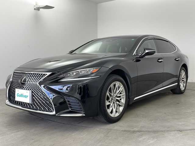 レクサス ＬＳ 500 バージョンL 兵庫県 2018(平30)年 7.2万km ブラック ・LEXUS　Safety　System/・プリクラッシュセーフティ/・フロントクロストラフィックアラート/・レーダークルーズコントロール（全車速追従機能付）/・レーントレーシングアシスト/・操舵支援/・警報支援/・レーンチェンジアシスト/・ドライバー異常時停車支援システム/・アダプティブハイビームシステム/・ロードサインアシスト/・先行車発進告知機能/・ブラインドスポットモニター/・パノラミックビューモニター/・純正12.3インチナビ/CD/DVD/Blu-ray/SD/USB//BT/フルセグ/Miracast/AUX/・ビルトインETC2.0/・サンルーフ/・ヘッドアップディスプレイ/・デジタルインナーミラー/・純正ドライブレコーダー/・レザーシート/・全席パワーシート/・全席シートヒーター/・全席シートベンチレーション/・前席リフレッシュシート/・ステアリングヒーター/・全ドアイージークローザー/・ハンズフリー電動トランクリッド/・カーボン調リアスポイラー/・3眼LEDライト/・リアフォグ/・AC100V電源