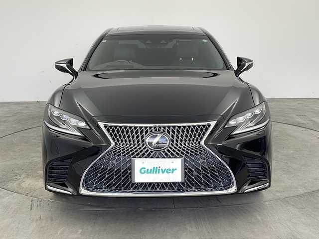 レクサス ＬＳ 500 バージョンL 兵庫県 2018(平30)年 7.2万km ブラック ・LEXUS　Safety　System/・プリクラッシュセーフティ/・フロントクロストラフィックアラート/・レーダークルーズコントロール（全車速追従機能付）/・レーントレーシングアシスト/・操舵支援/・警報支援/・レーンチェンジアシスト/・ドライバー異常時停車支援システム/・アダプティブハイビームシステム/・ロードサインアシスト/・先行車発進告知機能/・ブラインドスポットモニター/・パノラミックビューモニター/・純正12.3インチナビ/CD/DVD/Blu-ray/SD/USB//BT/フルセグ/Miracast/AUX/・ビルトインETC2.0/・サンルーフ/・ヘッドアップディスプレイ/・デジタルインナーミラー/・純正ドライブレコーダー/・レザーシート/・全席パワーシート/・全席シートヒーター/・全席シートベンチレーション/・前席リフレッシュシート/・ステアリングヒーター/・全ドアイージークローザー/・ハンズフリー電動トランクリッド/・カーボン調リアスポイラー/・3眼LEDライト/・リアフォグ/・AC100V電源