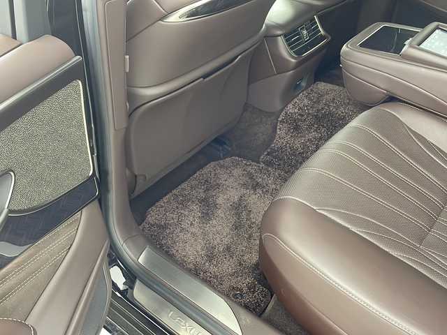 レクサス ＬＳ 500 バージョンL 兵庫県 2018(平30)年 7.2万km ブラック ・LEXUS　Safety　System/・プリクラッシュセーフティ/・フロントクロストラフィックアラート/・レーダークルーズコントロール（全車速追従機能付）/・レーントレーシングアシスト/・操舵支援/・警報支援/・レーンチェンジアシスト/・ドライバー異常時停車支援システム/・アダプティブハイビームシステム/・ロードサインアシスト/・先行車発進告知機能/・ブラインドスポットモニター/・パノラミックビューモニター/・純正12.3インチナビ/CD/DVD/Blu-ray/SD/USB//BT/フルセグ/Miracast/AUX/・ビルトインETC2.0/・サンルーフ/・ヘッドアップディスプレイ/・デジタルインナーミラー/・純正ドライブレコーダー/・レザーシート/・全席パワーシート/・全席シートヒーター/・全席シートベンチレーション/・前席リフレッシュシート/・ステアリングヒーター/・全ドアイージークローザー/・ハンズフリー電動トランクリッド/・カーボン調リアスポイラー/・3眼LEDライト/・リアフォグ/・AC100V電源