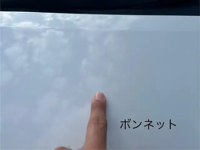 トヨタ カローラ スポーツ ハイブリッドG 三重県 2020(令2)年 5万km ホワイトパールクリスタルシャイン 純正9インチディスプレイオーディオ(車載ナビ機能有)/6スピーカー（AM/FM/Bluetooth/Miracast/TV）/バックカメラ/シートヒーター（前席）/トヨタセーフティセンス（プリクラッシュセーフティセンス/レーントレーシングアシスト/レーダークルーズコントロール/オートマチックハイビーム/ロードサインアシスト）/ETC/ブラインドスポットッモニター/左右独立式温度調整オートエアコン/スマートエントリー/スタートシステム/角形3灯式LEDヘッドランプ/ガンメタリック枠付ガンメタリックハニカムメッシュフロントグリル/メッキサイドウインドウモールディング/ブラックセンターピラーガーニッシュ/ホワイトステッチ入合皮革巻きダッシュボード/サテンメッキインパネ加飾/サテンメッキ加飾付ピアノブラックオーディオパネル/シルバーインサイドドアハンドル/シルバー加飾付革巻きシフトノブ/サテンメッキ加飾付アナログメーター/4.2インチカラーマルチインフォメーションディスプレイ/ブラックファブリックシート/スポーティシート（前席）/革巻きステアリングホイール