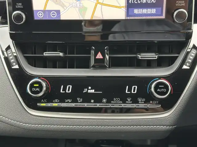 トヨタ カローラ スポーツ ハイブリッドG 三重県 2020(令2)年 5万km ホワイトパールクリスタルシャイン 純正9インチディスプレイオーディオ(車載ナビ機能有)/6スピーカー（AM/FM/Bluetooth/Miracast/TV）/バックカメラ/シートヒーター（前席）/トヨタセーフティセンス（プリクラッシュセーフティセンス/レーントレーシングアシスト/レーダークルーズコントロール/オートマチックハイビーム/ロードサインアシスト）/ETC/ブラインドスポットッモニター/左右独立式温度調整オートエアコン/スマートエントリー/スタートシステム/角形3灯式LEDヘッドランプ/ガンメタリック枠付ガンメタリックハニカムメッシュフロントグリル/メッキサイドウインドウモールディング/ブラックセンターピラーガーニッシュ/ホワイトステッチ入合皮革巻きダッシュボード/サテンメッキインパネ加飾/サテンメッキ加飾付ピアノブラックオーディオパネル/シルバーインサイドドアハンドル/シルバー加飾付革巻きシフトノブ/サテンメッキ加飾付アナログメーター/4.2インチカラーマルチインフォメーションディスプレイ/ブラックファブリックシート/スポーティシート（前席）/革巻きステアリングホイール