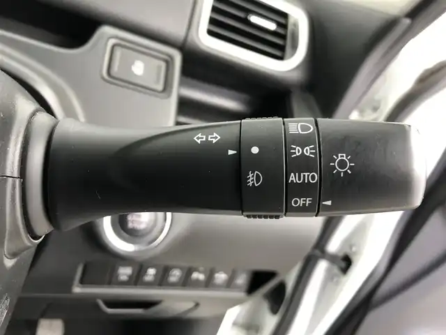 スズキ ソリオ バンディット HV MV 愛知県 2019(令1)年 3.5万km ピュアホワイトP ワンオーナー/純正7インチナビ/Bluetooth/アラウンドビューモニター/フルセグTV/スズキセーフティサポート/横滑り防止装置/衝突被害軽減システム/クルーズコントロール/レーンキープアシスト/コーナーセンサー/オートライト/LEDヘッドライト/片側パワースライドドア/ドライブレコーダー/ETC/スタッドレスタイヤ付/純正AW/純正フロアマット/電格ミラー/シートヒーター/プッシュスタート/スマートキー/スペアキー