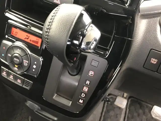スズキ ソリオ バンディット HV MV 愛知県 2019(令1)年 3.5万km ピュアホワイトP ワンオーナー/純正7インチナビ/Bluetooth/アラウンドビューモニター/フルセグTV/スズキセーフティサポート/横滑り防止装置/衝突被害軽減システム/クルーズコントロール/レーンキープアシスト/コーナーセンサー/オートライト/LEDヘッドライト/片側パワースライドドア/ドライブレコーダー/ETC/スタッドレスタイヤ付/純正AW/純正フロアマット/電格ミラー/シートヒーター/プッシュスタート/スマートキー/スペアキー