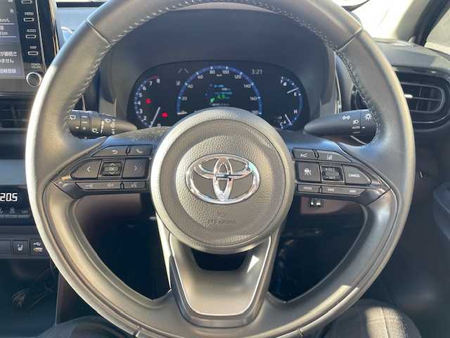 トヨタ ヤリスクロス Z 神奈川県 2022(令4)年 2.2万km ホワイトパールクリスタルシャイン ワンオーナー/バックカメラ/ウィンカーミラー/アイドリングストップ/クルーズコントロール/プッシュスタート/ETC