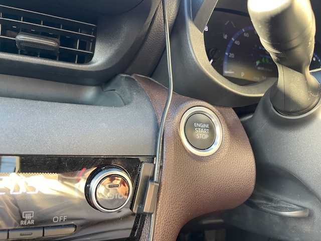 トヨタ ヤリスクロス Z 神奈川県 2022(令4)年 2.2万km ホワイトパールクリスタルシャイン ワンオーナー/バックカメラ/ウィンカーミラー/アイドリングストップ/クルーズコントロール/プッシュスタート/ETC