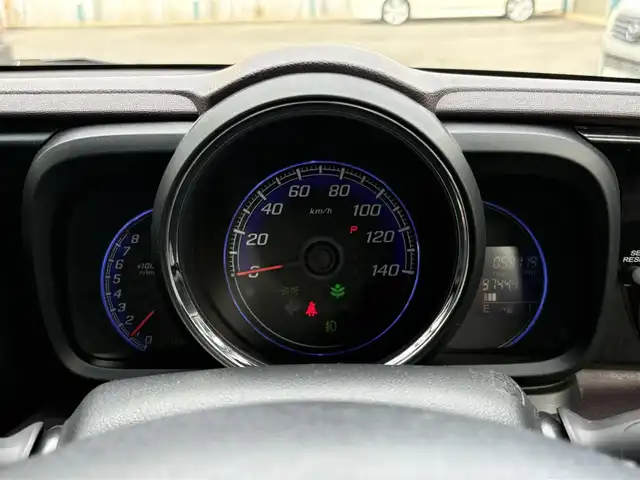 ホンダ Ｎ ＯＮＥ プレミアム Lパッケージ 三重県 2013(平25)年 6万km パープルⅡ ♪ワンオーナー/♪走行59119Km/スマートキー×2/プッシュスタート/純正オーディオ(CD/USB/AUX)/アイドリングストップ/純正14インチAW/HIDヘッドライト/フォグライト/オートライト/ウィンカーミラー/電格ミラー/革巻ステアリング/プライバシーガラス/フロアマット/ドアバイザー/ETC/カーテンエアバック