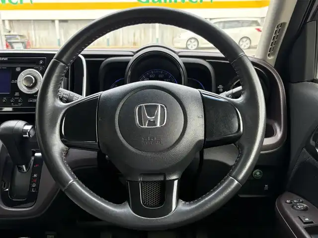 ホンダ Ｎ ＯＮＥ プレミアム Lパッケージ 三重県 2013(平25)年 6万km パープルⅡ ♪ワンオーナー/♪走行59119Km/スマートキー×2/プッシュスタート/純正オーディオ(CD/USB/AUX)/アイドリングストップ/純正14インチAW/HIDヘッドライト/フォグライト/オートライト/ウィンカーミラー/電格ミラー/革巻ステアリング/プライバシーガラス/フロアマット/ドアバイザー/ETC/カーテンエアバック