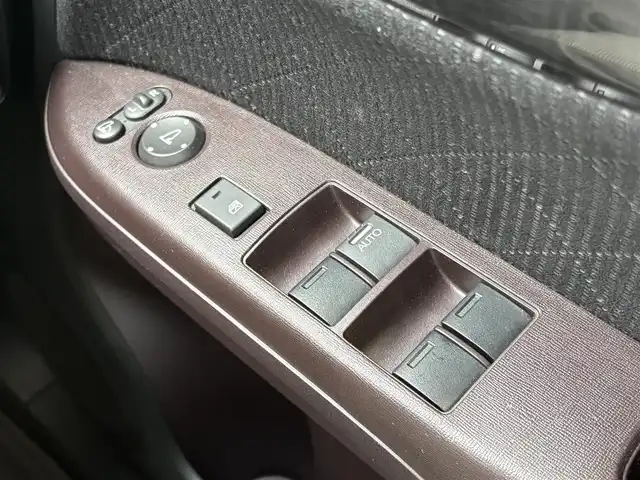 ホンダ Ｎ ＯＮＥ プレミアム Lパッケージ 三重県 2013(平25)年 6万km パープルⅡ ♪ワンオーナー/♪走行59119Km/スマートキー×2/プッシュスタート/純正オーディオ(CD/USB/AUX)/アイドリングストップ/純正14インチAW/HIDヘッドライト/フォグライト/オートライト/ウィンカーミラー/電格ミラー/革巻ステアリング/プライバシーガラス/フロアマット/ドアバイザー/ETC/カーテンエアバック