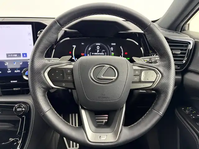 レクサス ＮＸ 450h+ Fスポーツ 愛知県 2022(令4)年 2.3万km パール サンルーフ/ブラックレザーシート/パノラミックビューモニター/ディスクプレーヤー/オレンジキャリパー/メーカー純正ナビ（フルセグTV/Bluetooth/CD/DVD/AppleCarPlay）/ビルトインETC2.0/前後ドライブレコーダー/前席パワーシート（D席メモリ付）/前席エアシート/全席シートヒーター/ステアリングヒーター/ヘッドアップディスプレイ/レーダークルーズコントロール/ブラインドスポットモニター/3眼LEDヘッドライト/パワーバックドア/純正フロアマット