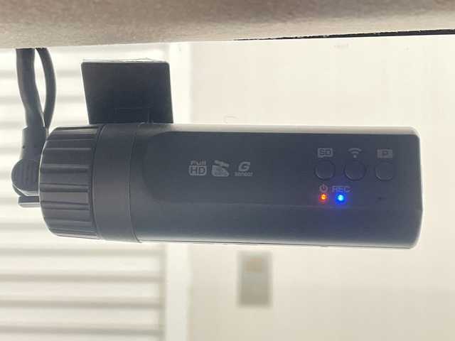 スズキ ジムニー XC 熊本県 2023(令5)年 2.6万km ピュアホワイトP 衝突軽減システム　/社外ナビ(ＣＤ/ＤＶＤ/ＴＶ)　/シートカバー　/前席シートヒーター　/クルーズコントロール/ＬＥＤヘッドライト　/ヒーテッドドアミラー　/オートライト　/背面タイヤ　/前後ドライブレコーダー/4WD　/純正アルミホイール　/純正フロアマット