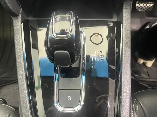 ホンダ シャトル ハイブリッド Z ホンダセンシング 鹿児島県 2020(令2)年 4.9万km クリスタルブラックパール 禁煙車　/ホンダセンシング　/純正８インチナビ　/バックカメラ　/追従型クルーズコントロール　/前席シートヒーター　/ＬＥＤヘッドライト/オートライト/ETC/純正アルミホイール/純正フロアマット/前後ドライブレコーダー/パドルシフト/革巻きステアリング